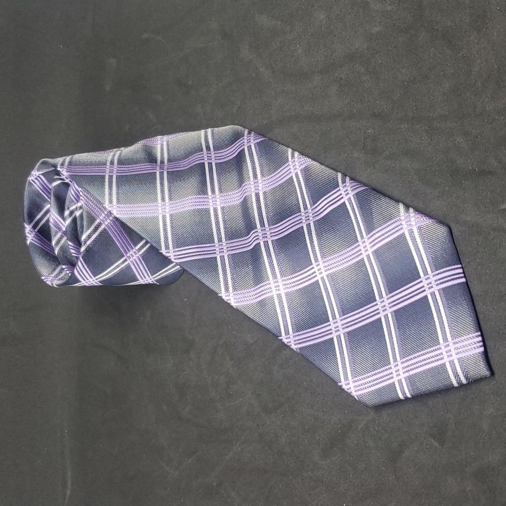 Croft and Barrow purple striped tie